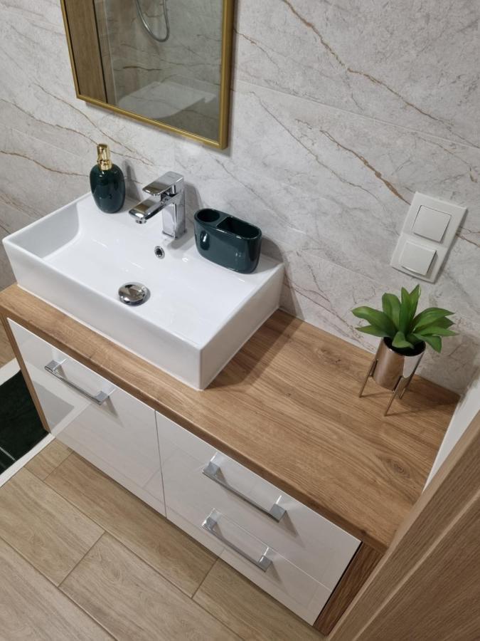 Apartament Sloneczny -Sciegiennego Kielce Luaran gambar